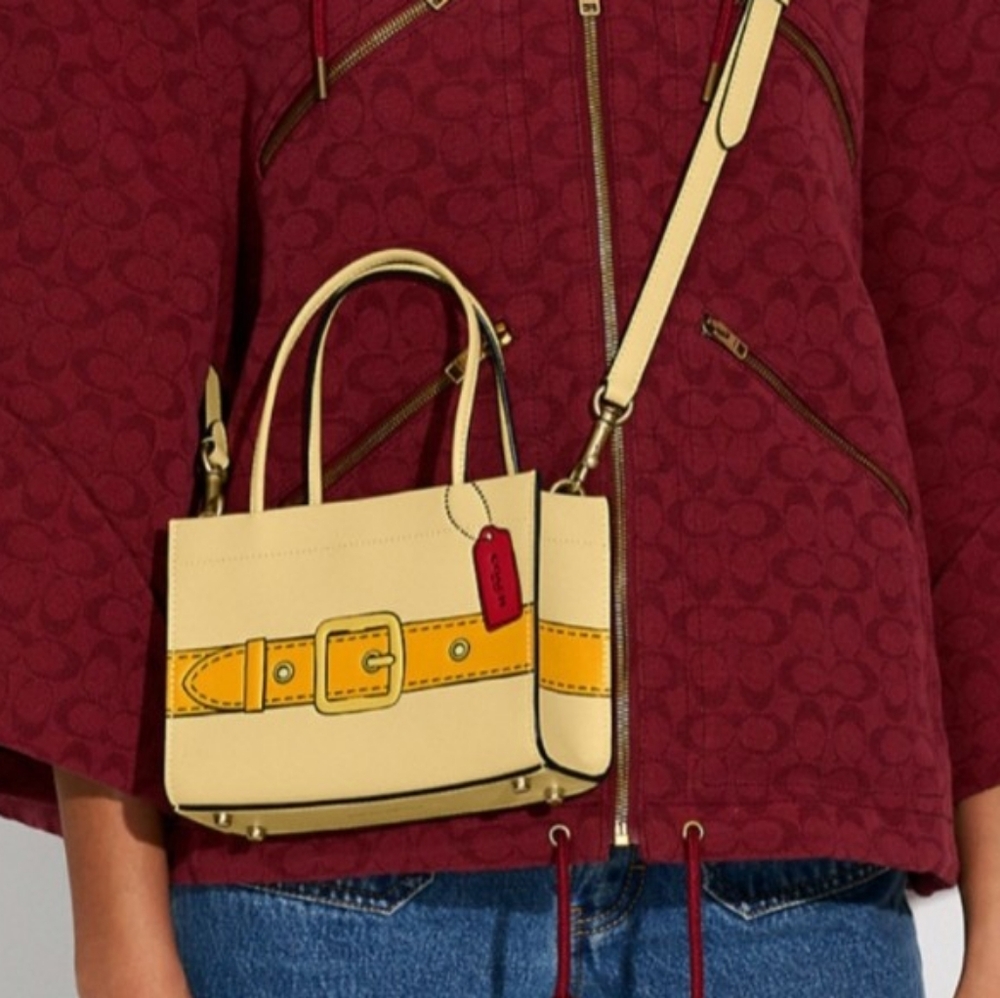 COACH Cashin Carry Tote 20 With Trompe L'oeil Print